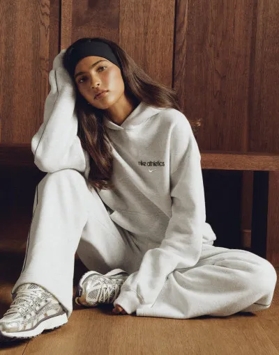 Nike  Majica s kapuljačom Studio 